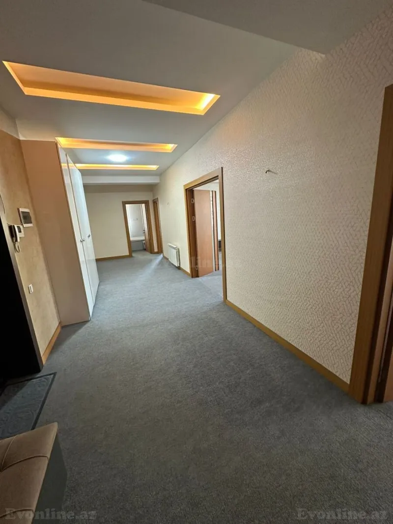 Kirayə verilir 3 otaqlı Mənzil Yeni tikili 131 m² Gənclik m. - şəkil 6