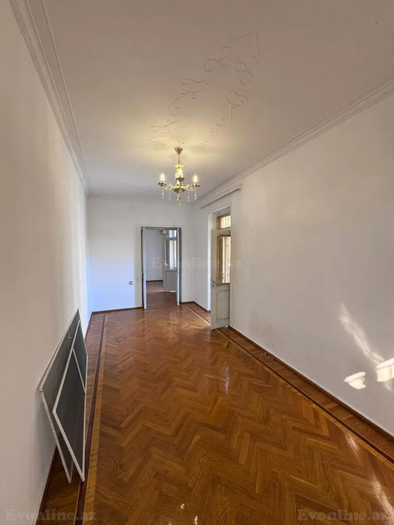 Satılır 2 otaqlı Mənzil Köhnə tikili 55 m² Sahil m. - şəkil 5