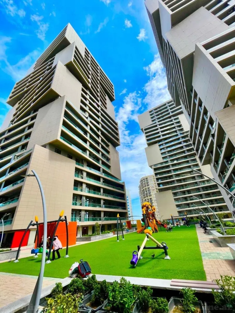 Kirayə verilir 3 otaqlı Mənzil Yeni tikili 150 m² 8 Noyabr m.