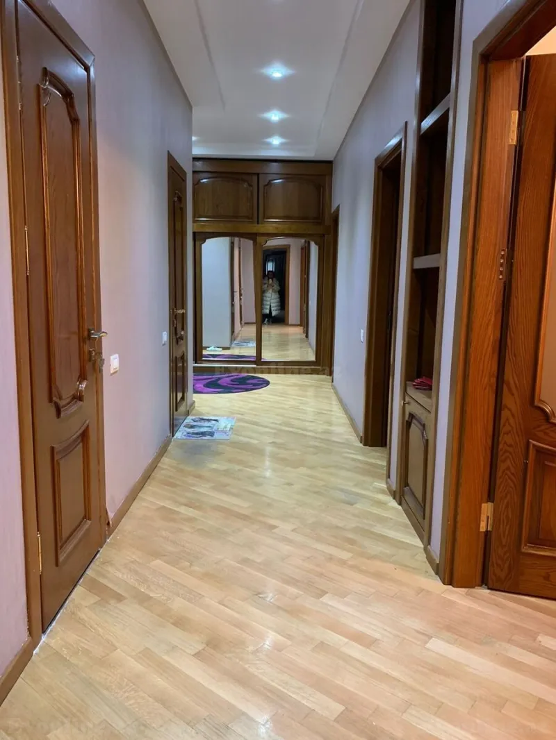 Kirayə verilir 4 otaqlı Mənzil Yeni tikili 180 m² Nizami m. - şəkil 8