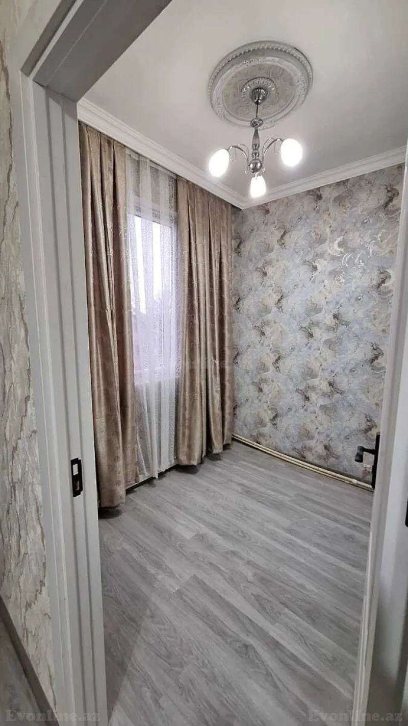 Satılır 2 otaqlı Mənzil Köhnə tikili 45 m² 4-cü mikrorayon - şəkil 2