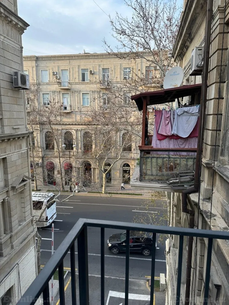 Bakı, Səbail r., Sahil m.da 1 otaqlı mənzil kirayə verilir