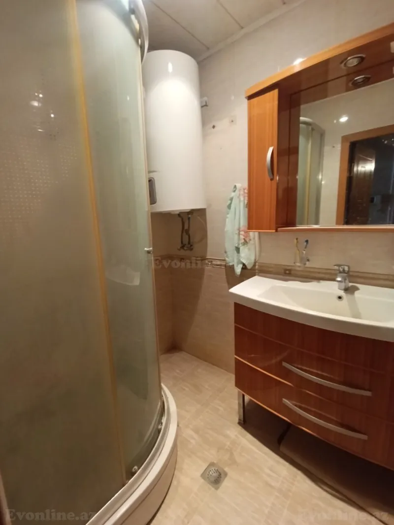 Satılır 2 otaqlı Mənzil Köhnə tikili 60 m² 8-ci mikrorayon - şəkil 3