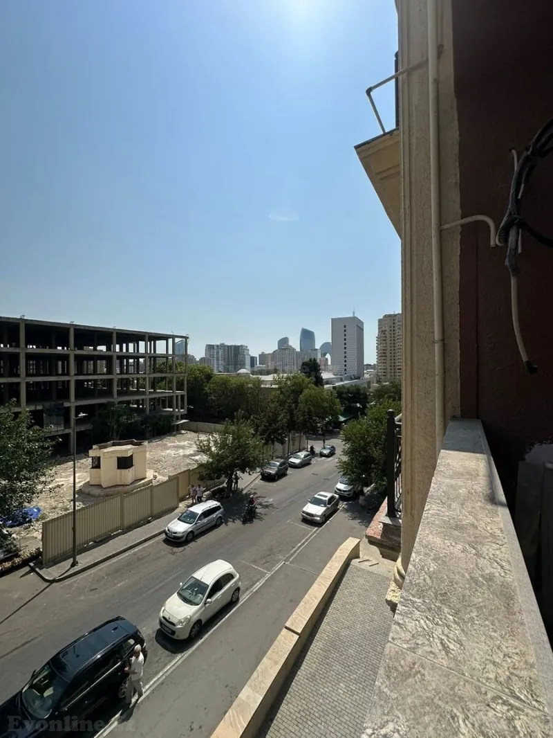 Satılır 3 otaqlı Mənzil Yeni tikili 100 m² 28 May m. - şəkil 3