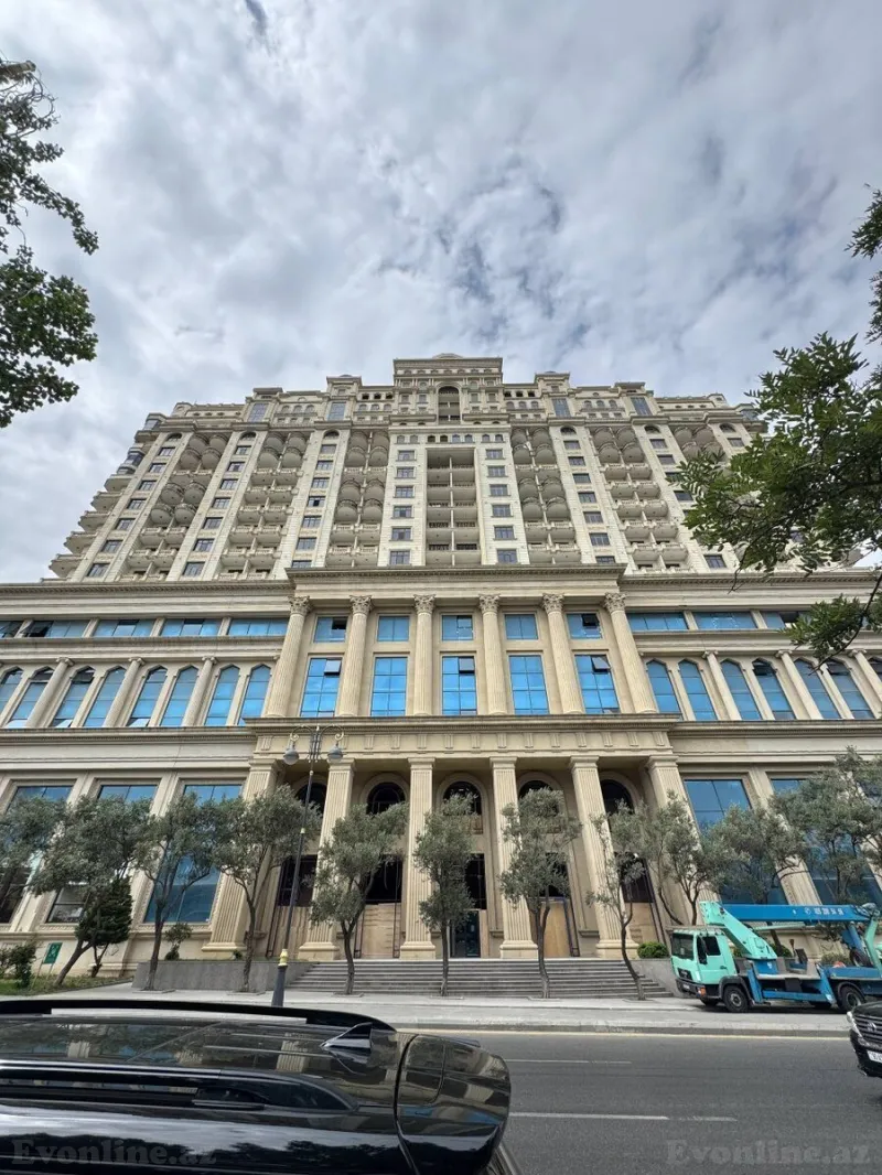 Satılır 2 otaqlı Mənzil Yeni tikili 101 m² Elmlər Akademiyası m.