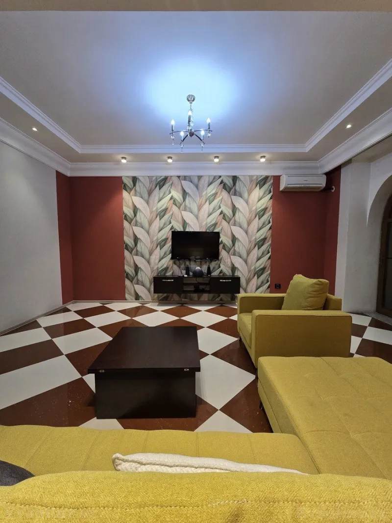 Kirayə verilir 2 otaqlı Mənzil Köhnə tikili 70 m² Sahil m. - şəkil 2