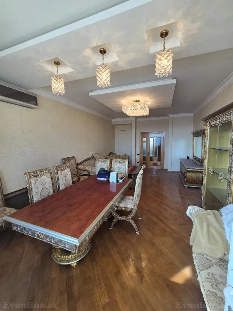 Satılır 3 otaqlı Mənzil Yeni tikili 143 m² Elmlər Akademiyası m.