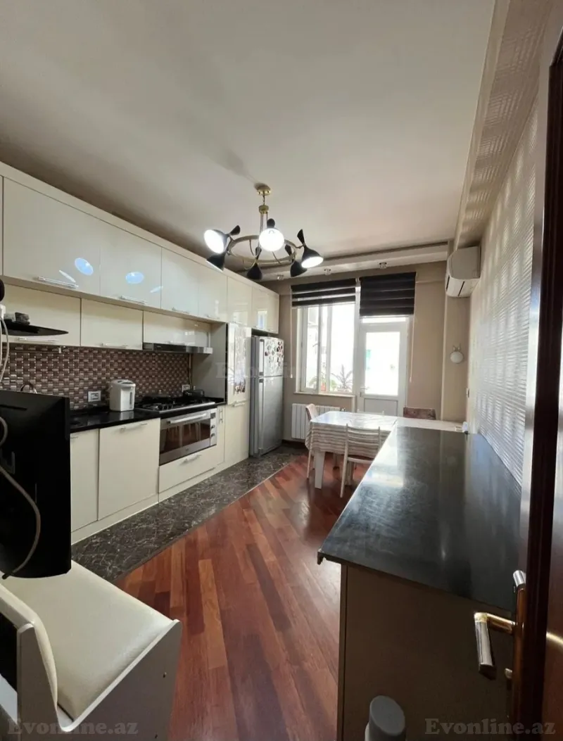 Satılır 3 otaqlı Mənzil Yeni tikili 140 m² 6-cı mikrorayon - şəkil 8