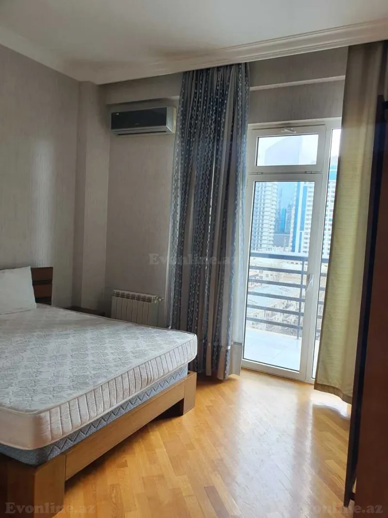 Kirayə verilir 4 otaqlı Mənzil Yeni tikili 200 m² 28 May m. - şəkil 8