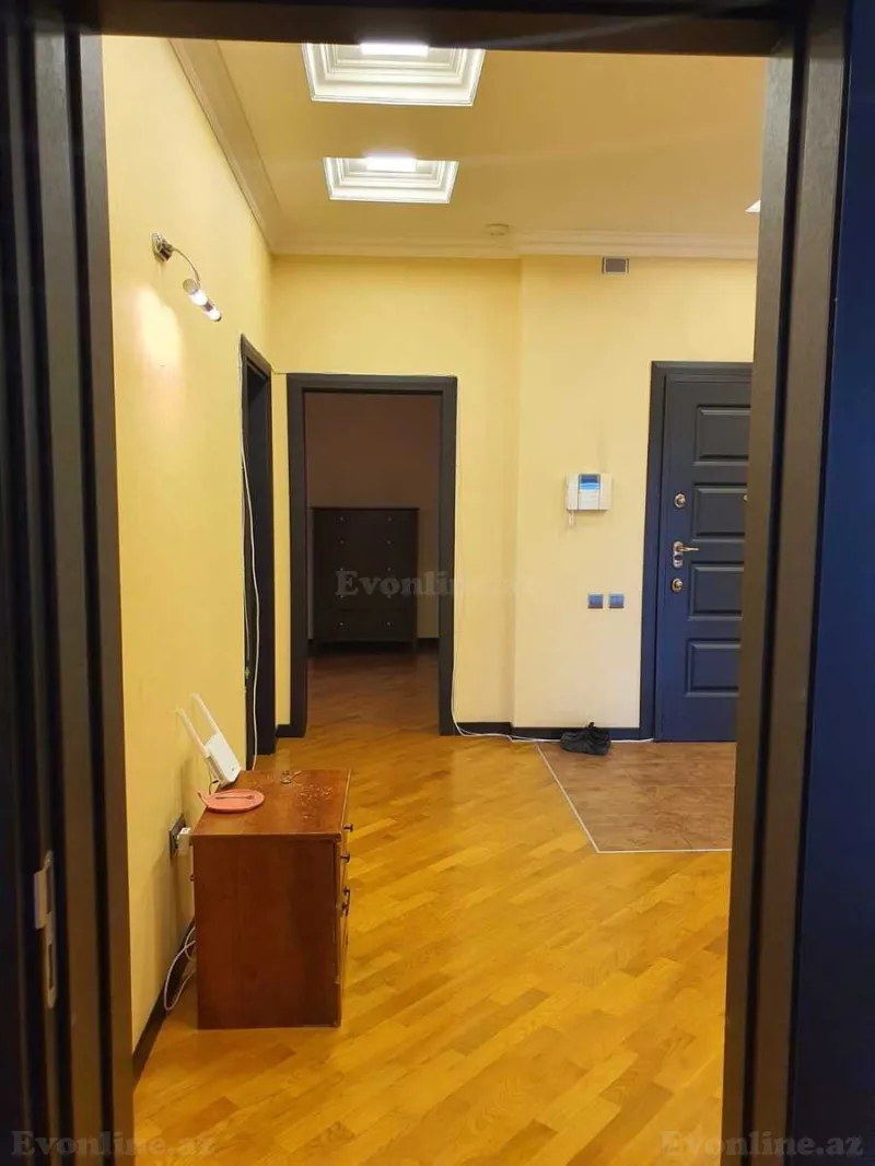 Kirayə verilir 4 otaqlı Mənzil Yeni tikili 200 m² 28 May m. - şəkil 12