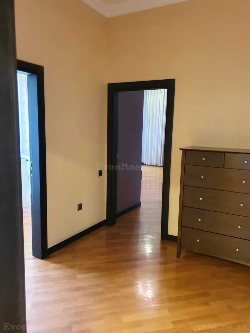 Kirayə verilir 4 otaqlı Mənzil Yeni tikili 200 m² 28 May m. - şəkil 13