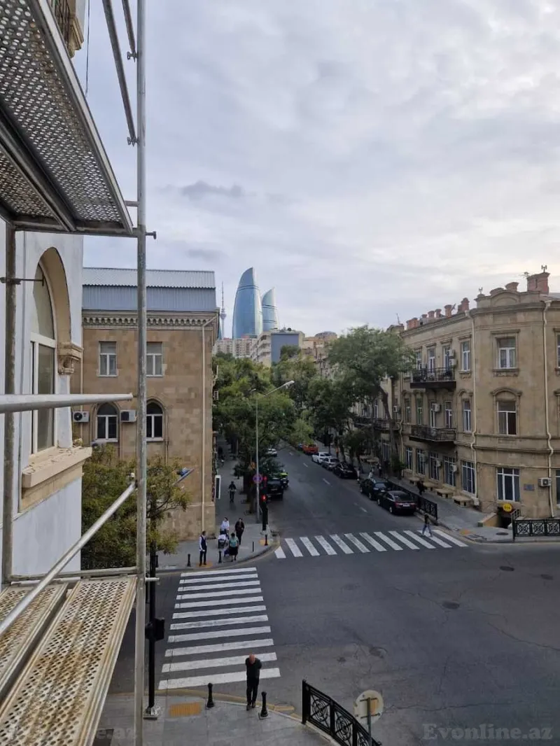 Satılır 3 otaqlı Mənzil Köhnə tikili 80 m² İçərişəhər m.