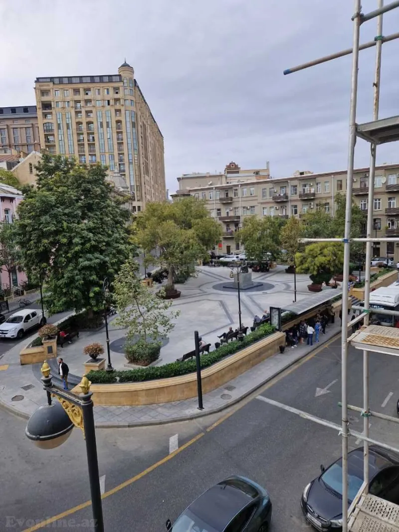 Satılır 3 otaqlı Mənzil Köhnə tikili 80 m² İçərişəhər m. - şəkil 2