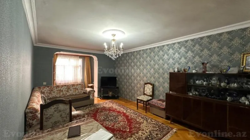 Satılır 3 otaqlı Mənzil Köhnə tikili 70 m² Yasamal