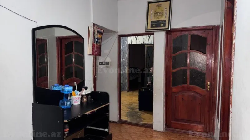 Satılır 5 otaqlı Mənzil Köhnə tikili 69 m² Suraxanı r. - şəkil 4