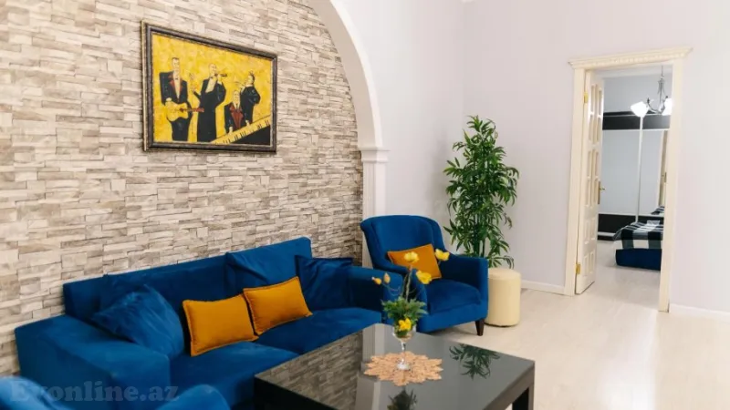 Kirayə verilir 2 otaqlı Mənzil Köhnə tikili 50 m² Sahil m.