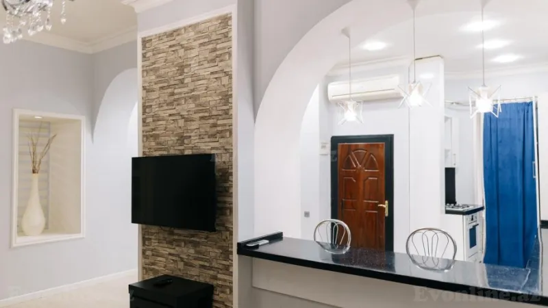 Kirayə verilir 2 otaqlı Mənzil Köhnə tikili 50 m² Sahil m. - şəkil 6