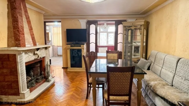 Kirayə verilir 3 otaqlı Mənzil Köhnə tikili 75 m² Nəriman Nərimanov m.