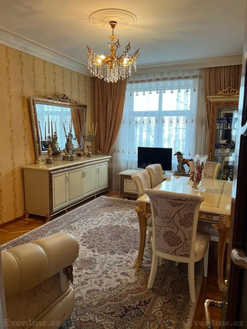Satılır 3 otaqlı Mənzil Köhnə tikili 65 m² 28 May m.