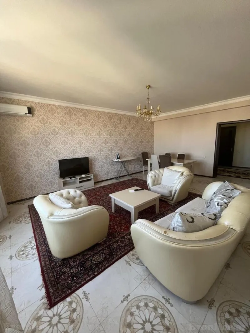Kirayə verilir 3 otaqlı Mənzil Yeni tikili 145 m² Yasamal