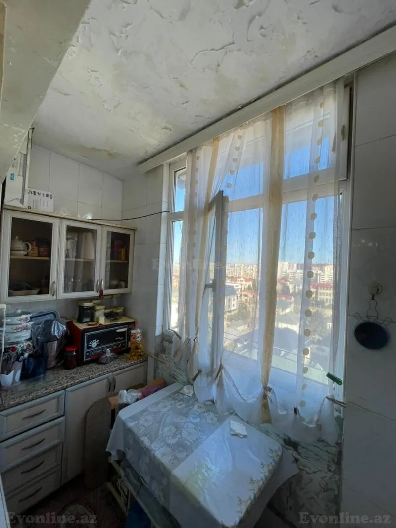 Satılır 2 otaqlı Mənzil Köhnə tikili 45 m² 6-cı mikrorayon