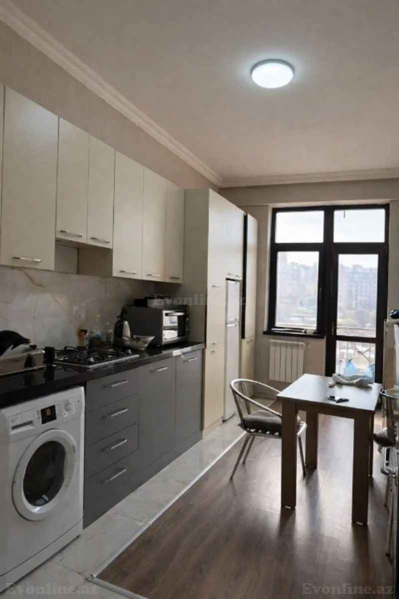 Satılır 2 otaqlı Mənzil Yeni tikili 101 m² 8 Noyabr m.