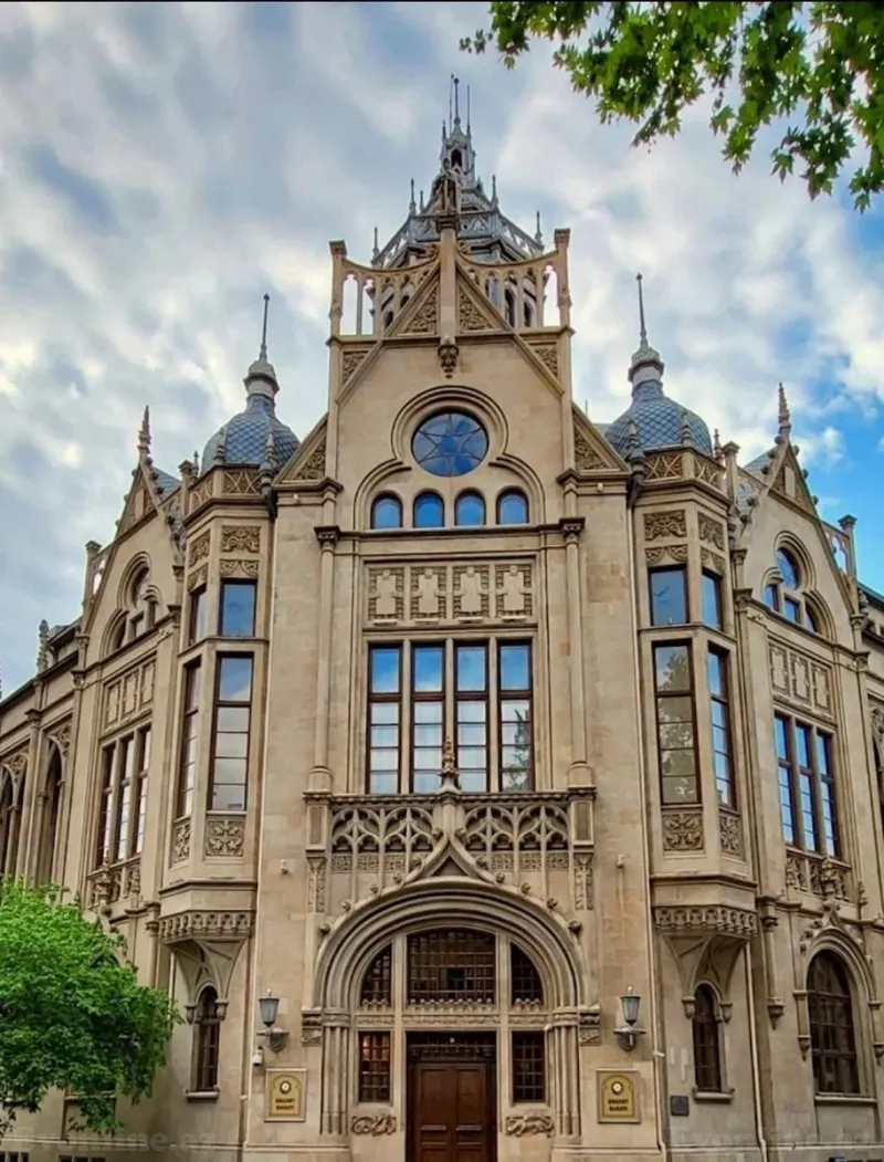 Bakı, Səbail r., İçərişəhər m.da obyekt satılır