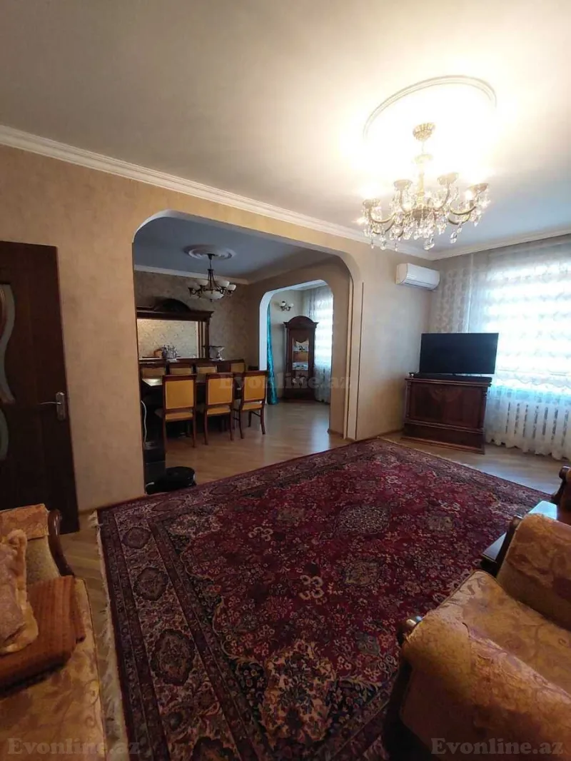 Satılır 5 otaqlı Mənzil Köhnə tikili 120 m² Xalqlar Dostluğu m.