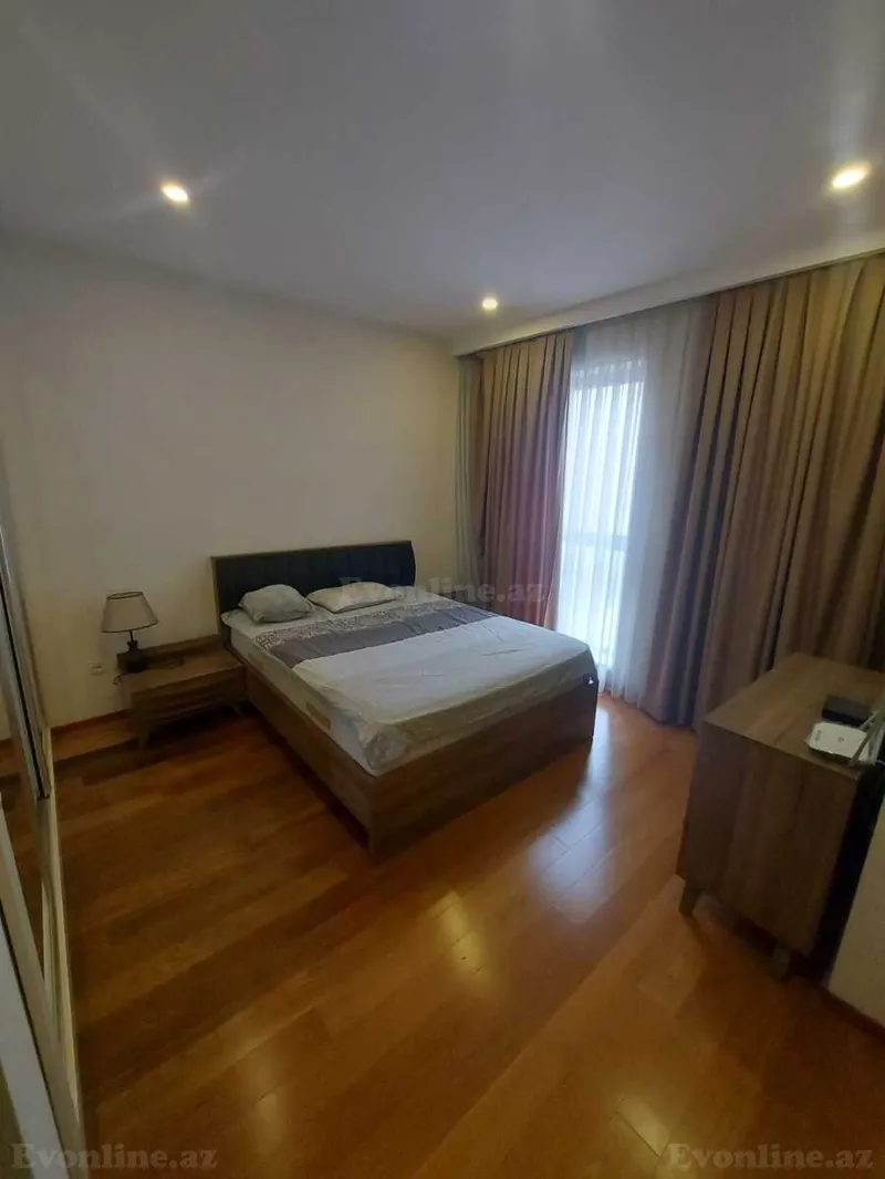 Kirayə verilir 4 otaqlı Mənzil Yeni tikili 220 m² Nəsimi r. - şəkil 9