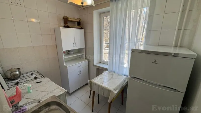 Kirayə verilir 1 otaqlı Mənzil Köhnə tikili 45 m² Elmlər Akademiyası m. - şəkil 4