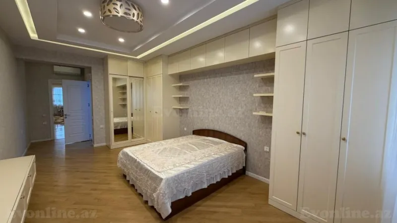 Satılır 3 otaqlı Mənzil Yeni tikili 115 m² İnşaatçılar m. - şəkil 2