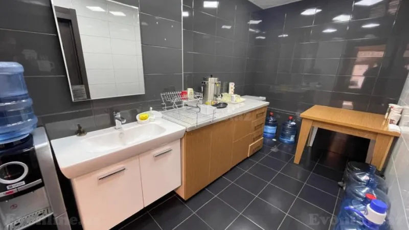 Kirayə verilir Ofis 150 m² 28 May m. - şəkil 17