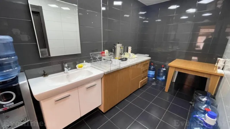 Kirayə verilir Ofis 150 m² 28 May m. - şəkil 19