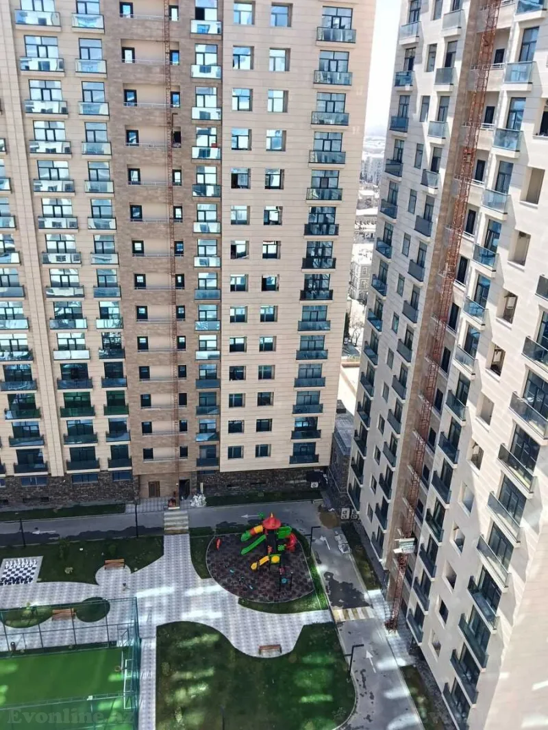 Satılır 2 otaqlı Mənzil Yeni tikili 71 m² 28 May m.