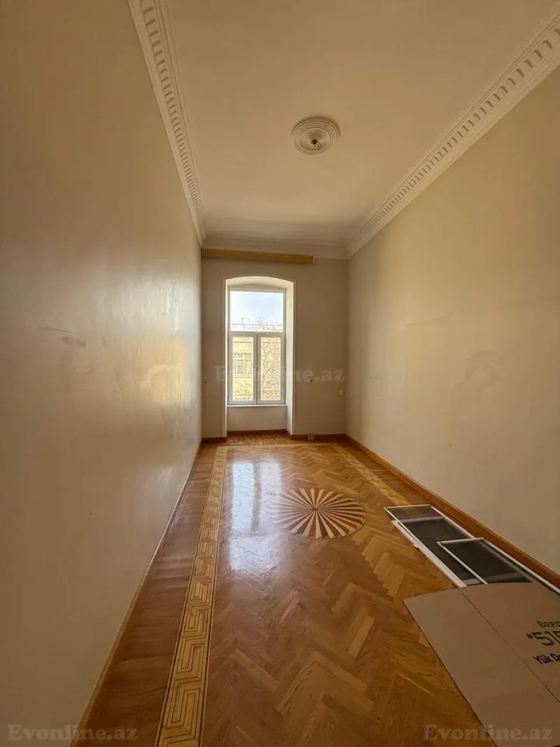 Satılır 4 otaqlı Mənzil Köhnə tikili 180 m² Səbail r. - şəkil 6