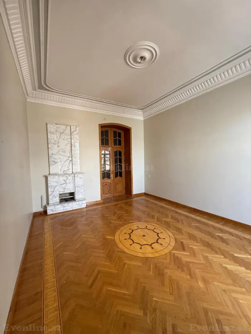 Satılır 4 otaqlı Mənzil Köhnə tikili 180 m² Səbail r. - şəkil 10