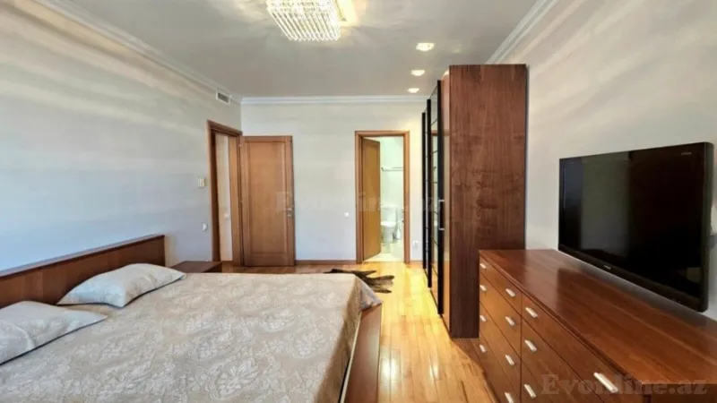 Kirayə verilir 4 otaqlı Mənzil Yeni tikili 182 m² 28 May m. - şəkil 18