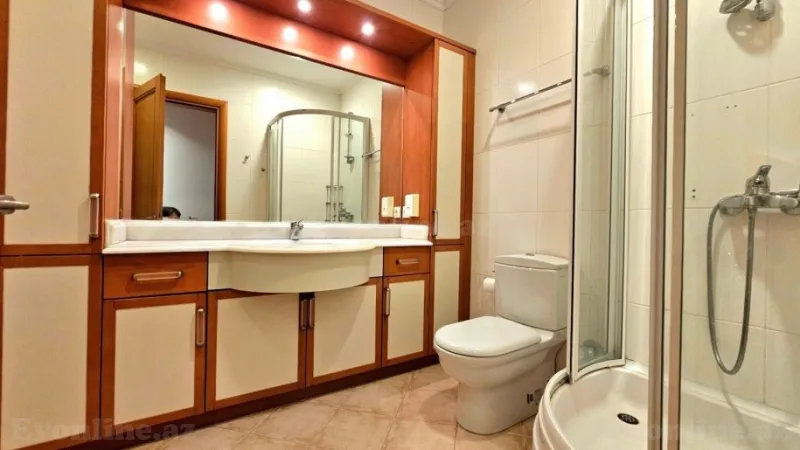 Kirayə verilir 4 otaqlı Mənzil Yeni tikili 182 m² 28 May m. - şəkil 19