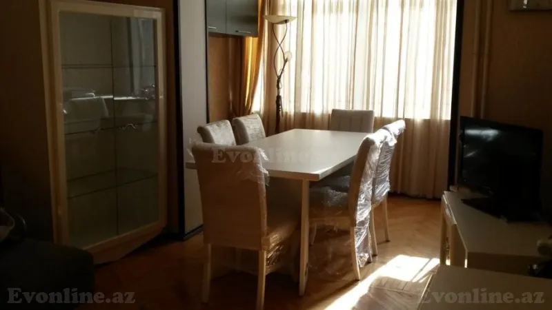 Satılır 2 otaqlı Mənzil Köhnə tikili 60 m² Nəsimi r. - şəkil 2