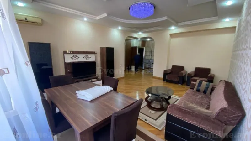 Kirayə verilir 4 otaqlı Mənzil Yeni tikili 150 m² Nizami m.