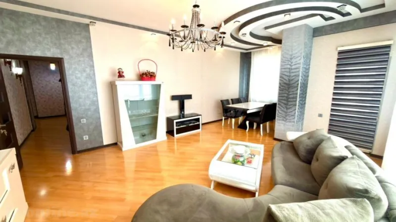 Satılır 3 otaqlı Mənzil Yeni tikili 135 m² Memar Əcəmi m.