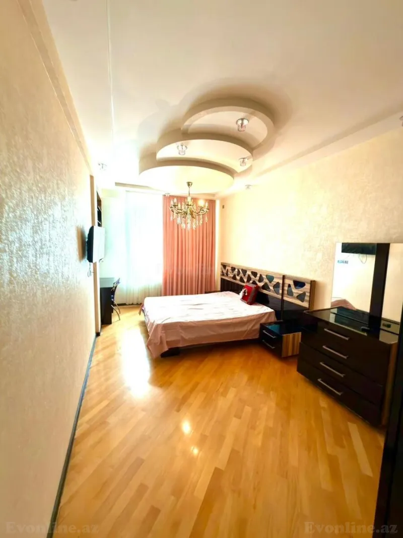 Satılır 3 otaqlı Mənzil Yeni tikili 135 m² Memar Əcəmi m. - şəkil 9