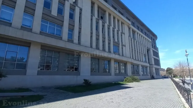 Satılır 2 otaqlı Mənzil Köhnə tikili 60 m² Yasamal r. - şəkil 2