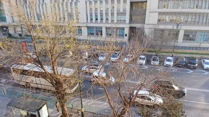 Satılır 2 otaqlı Mənzil Köhnə tikili 60 m² Yasamal r. - şəkil 12