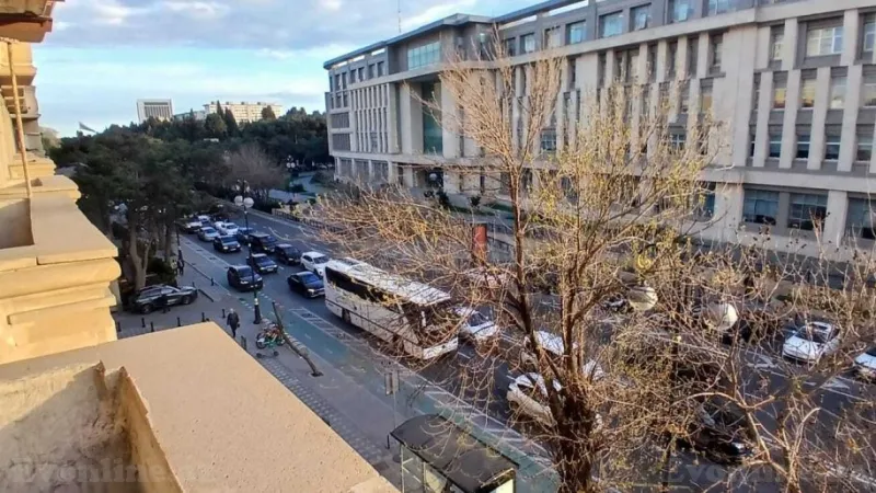 Satılır 2 otaqlı Mənzil Köhnə tikili 60 m² Yasamal r. - şəkil 13