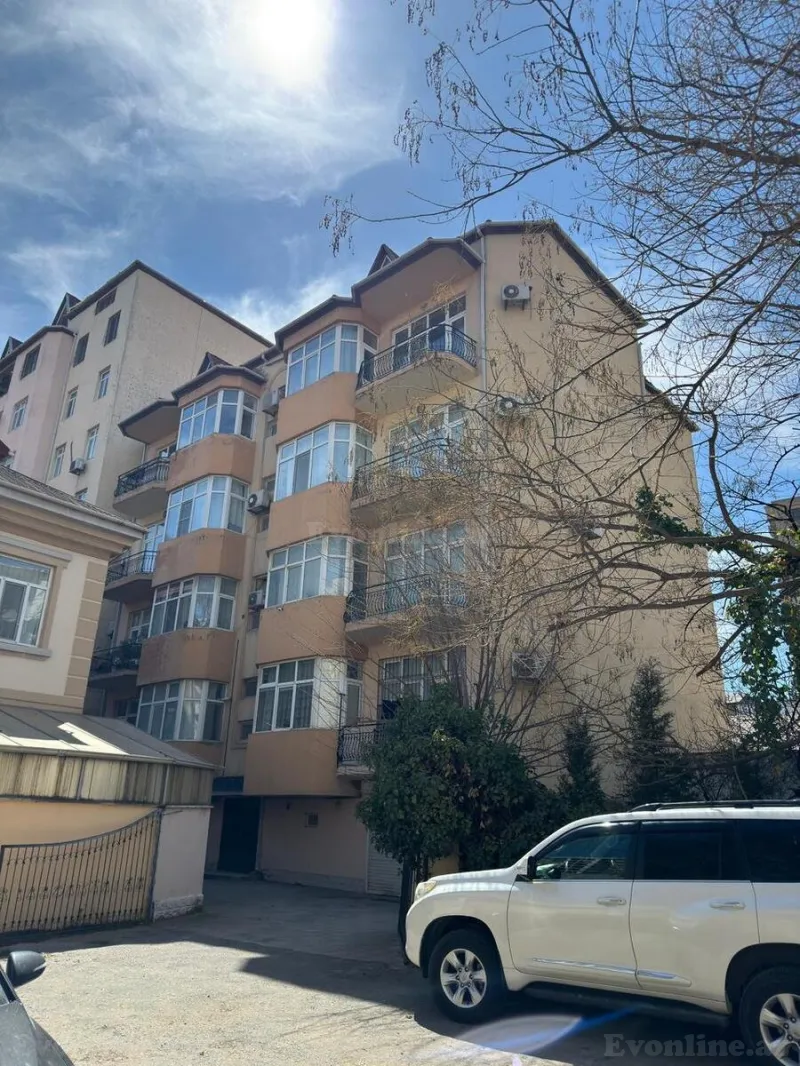 6 otaqlı Mənzil 240 m² Nəriman Nərimanov m. Satılır