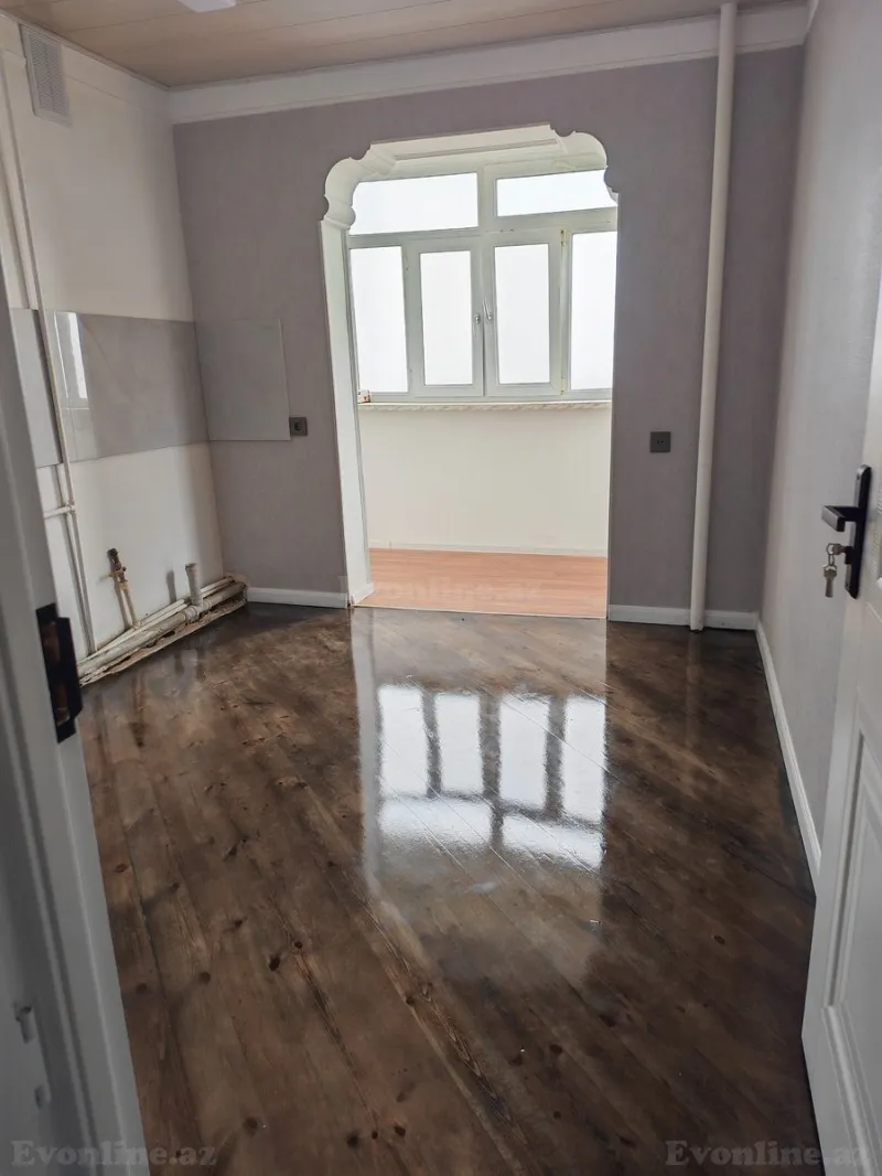 Satılır 2 otaqlı Mənzil Köhnə tikili 60 m² Suraxanı r. - şəkil 3