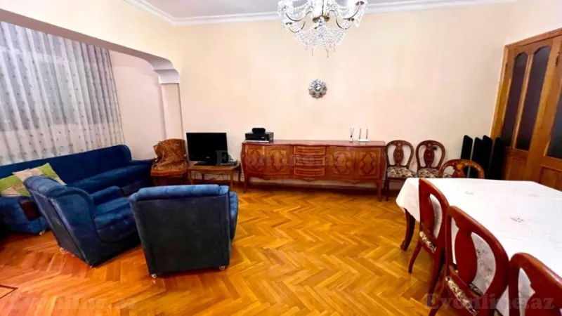 Satılır 5 otaqlı Mənzil Köhnə tikili 160 m² Nərimanov r. - şəkil 3