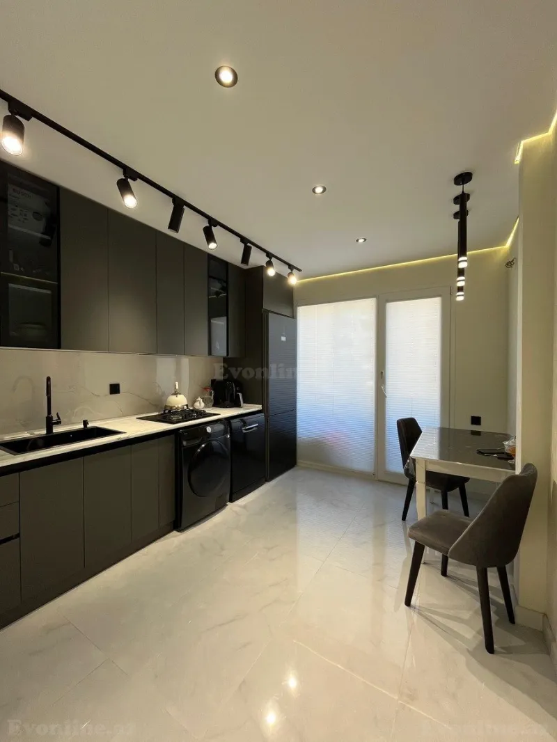 Satılır 2 otaqlı Mənzil Köhnə tikili 60 m² Əhmədli m.