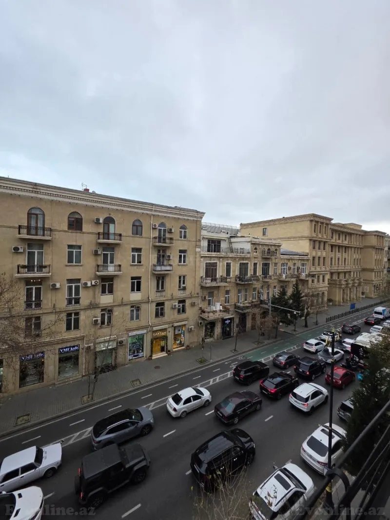 Kirayə verilir Obyekt 110 m² 28 May m.